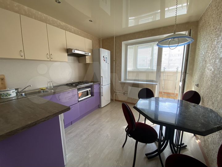 2-к. квартира, 61 м², 4/9 эт.