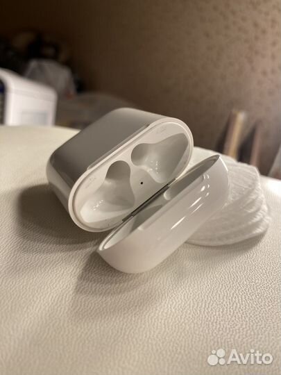 Беспроводные наушники apple airpods 1