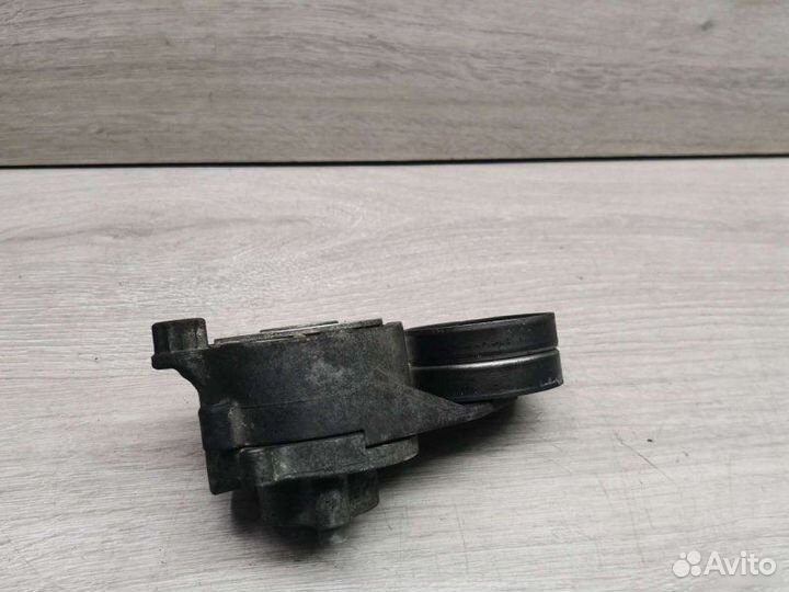 Натяжитель ремня Mercedes S W220