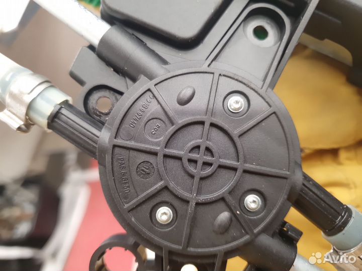 Механизм шторки солнцезащитной заднего стекла Audi