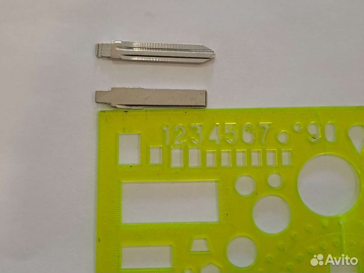 Автобрелок на сигнализацию Томогавк Tw9010