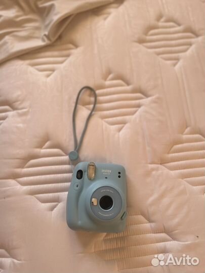Фотоаппарат мгновенной печати instax
