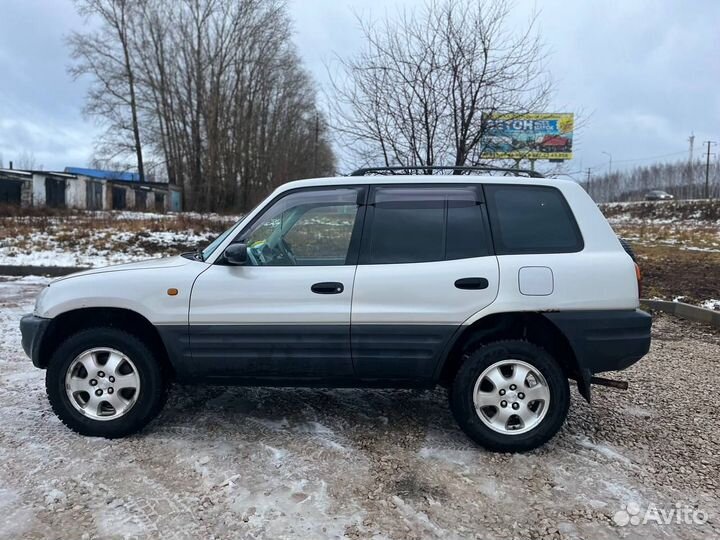 Toyota RAV4 2.0 AT, 1995, 593 000 км