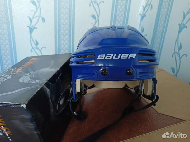 Хоккейный шлем