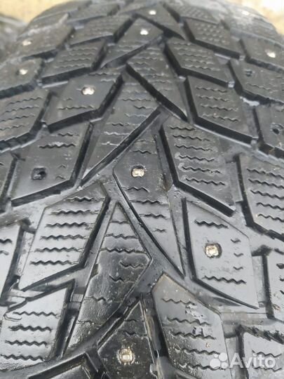 Dunlop SP Winter Ice 02 215/55 R17 98T