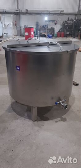 Ёмкость, резервуар из нержавеющей стали 800 литров