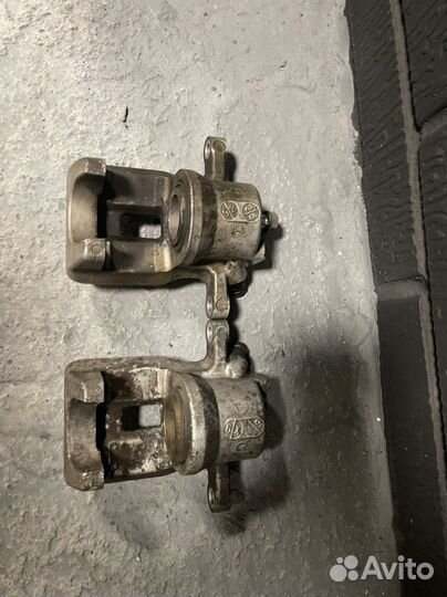 Суппорт задний toyota rav4 2008