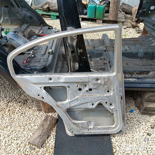 Дверь задняя левая Skoda Octavia tuor A4 хэтчбек