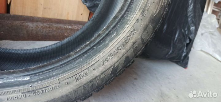 Bridgestone Blizzak Spike-02 2.25/4.5 R17