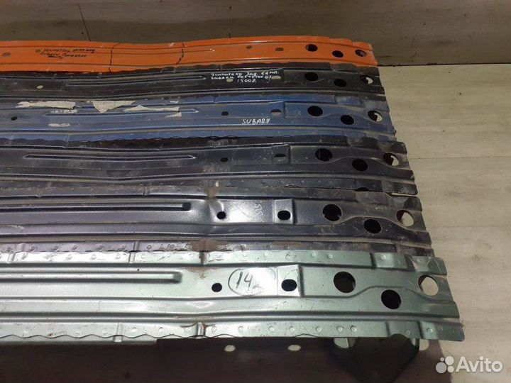 Усилитель заднего бампера Subaru