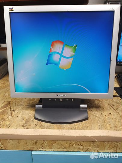 Рабочие мониторы 17