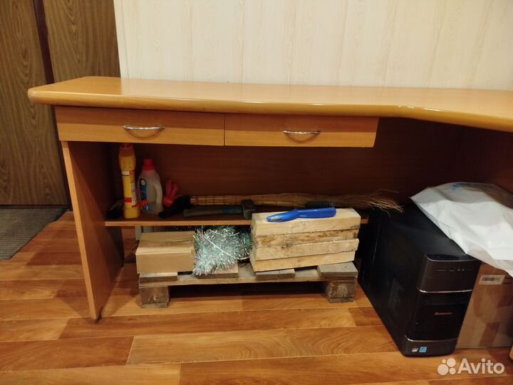 Продам компьютерный стол, стол для офиса