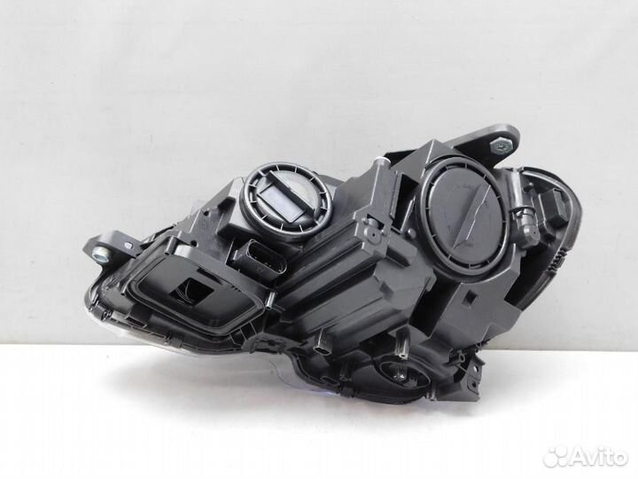 Фара правая Mercedes-Benz C-Class