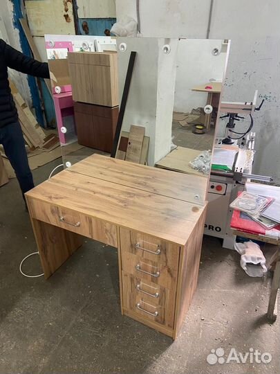 Туалетный столик