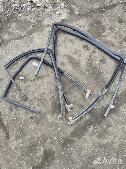 Уплотнительные резинки стекол Альмера-классик