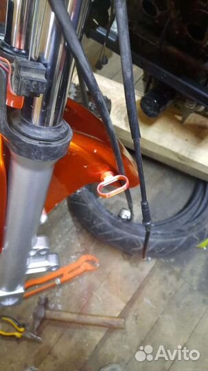 Крепление троса спидометра ZZR