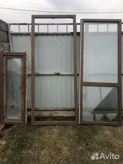 Дверь балкона с окном