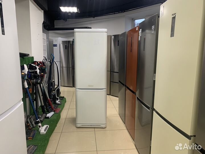 Холодильник Hotpoint б/у