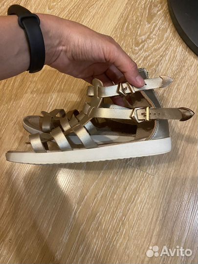 Сандалии для девочки