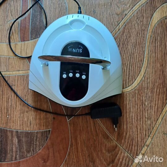 Лампа для сушки ногтей