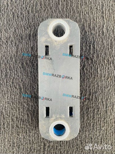 Скоба крепления втулки стабилизатора BMW X5