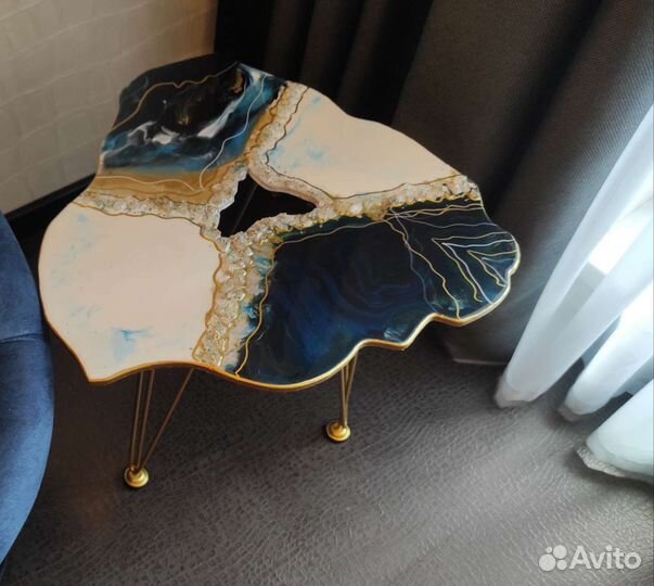 Журнальный столик