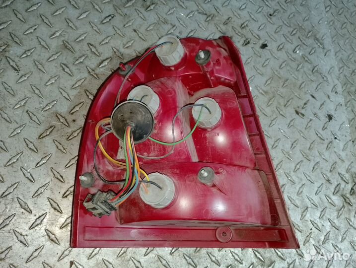 Фонарь задний правый на Калину (седан)