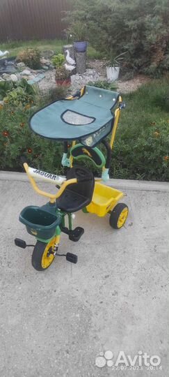 Трехколесный велосипед с родительской ручкой