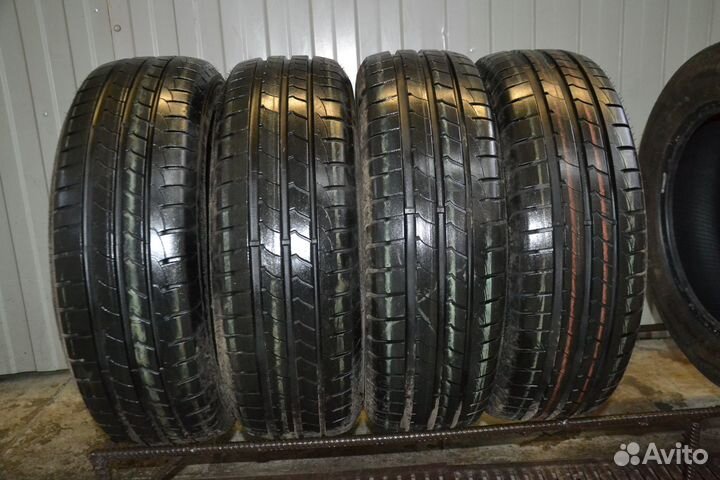 Goodyear EfficientGrip 195/60 R16 89H