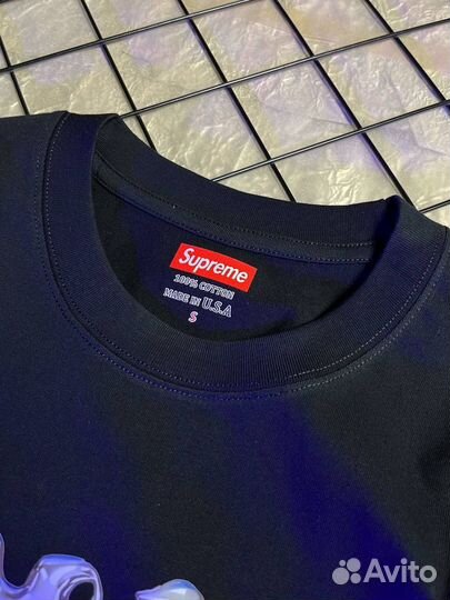 Футболка supreme