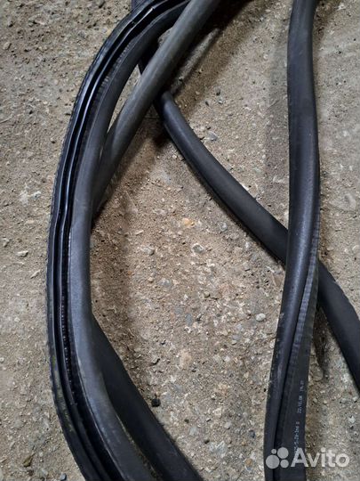 Уплотнитель двери BMW F01