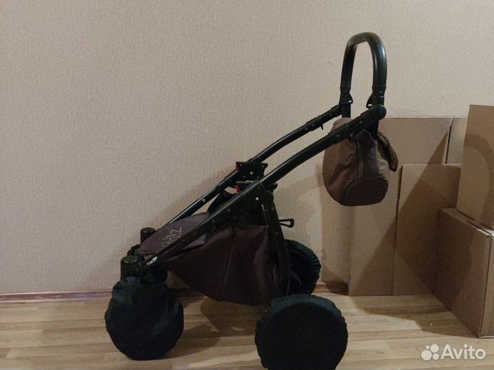 Прогулочная коляска 2 в 1