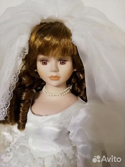 Кукла фарфоровая коллекционная