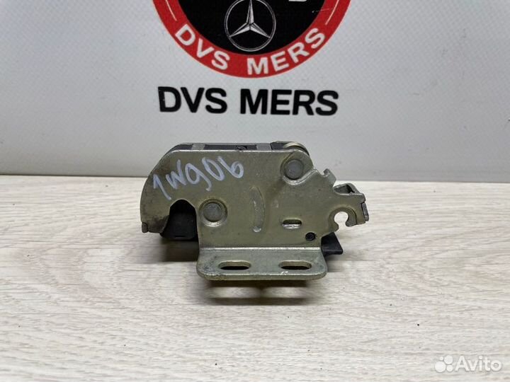 Замок двери задний Mercedes Sprinter W906