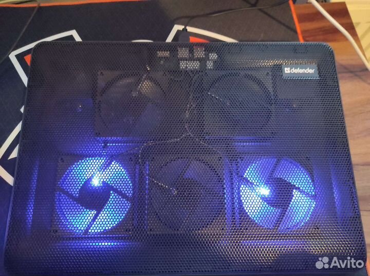 Подставка с охлаждением под ноутбук