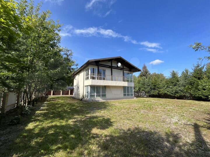 Коттедж 320 м² на участке 12 сот.