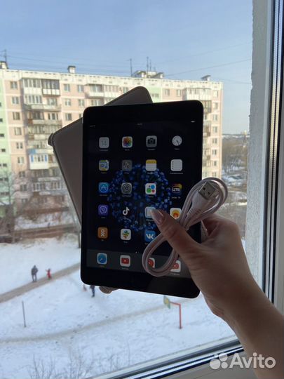 iPad mini 64гб