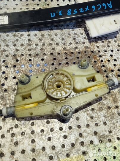 Стеклоподъемник электр. задний левый Audi A6 Allro