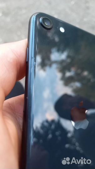 Телефон iPhone se 2020