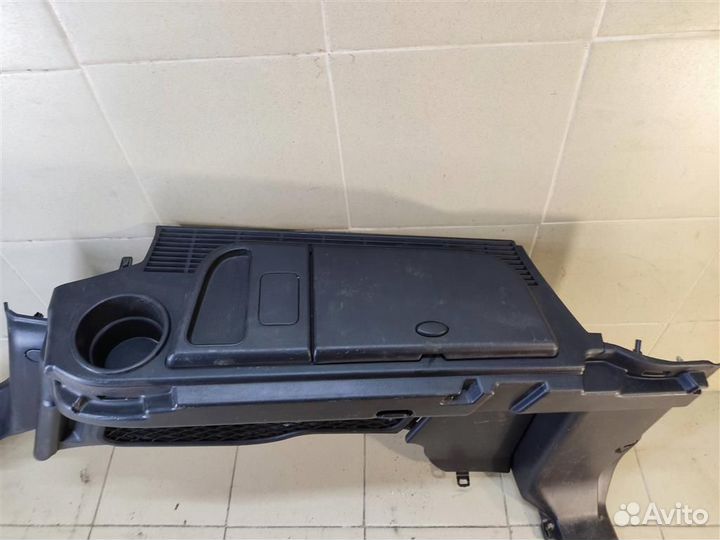 Обшивка багажника правая Land Rover Discovery 4 2