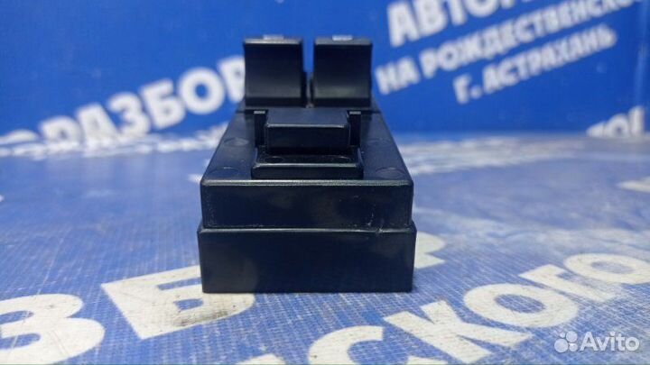 Блок управления стеклоподъемниками Kia Ceed