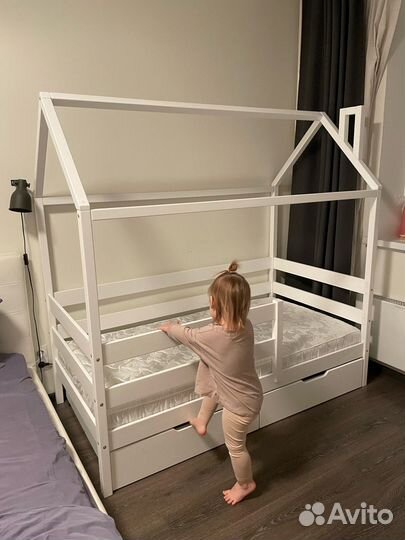 Кровать домик в наличии