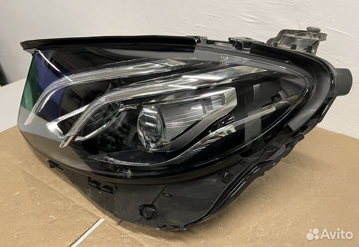 Фара левая Mercedes W213 LED до рест 977