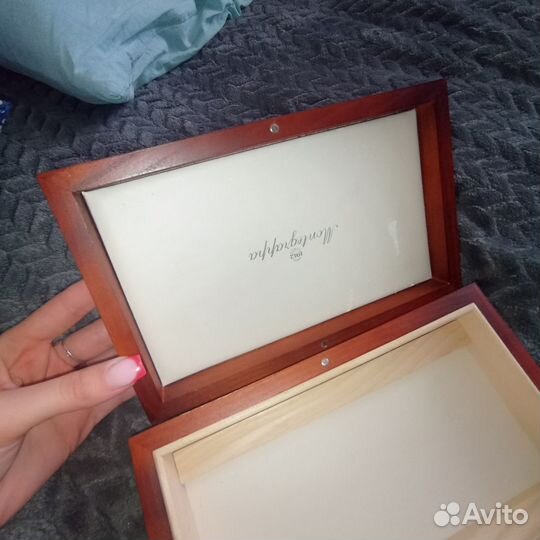 Продам коробку из-под коллекционной перьевой ручки