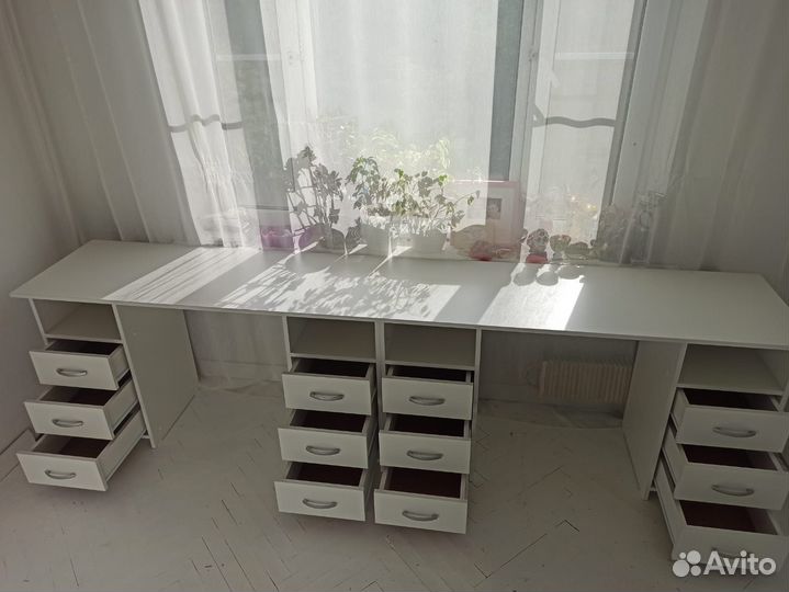 Стол