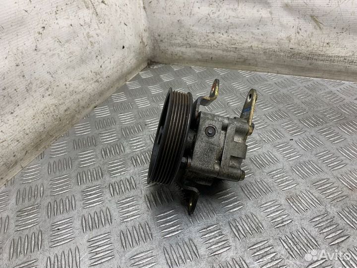 Насос гидроусилителя Nissan Primera P12 QR20DE