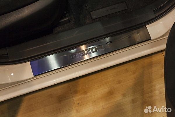 Накладки на пороги нержавейка