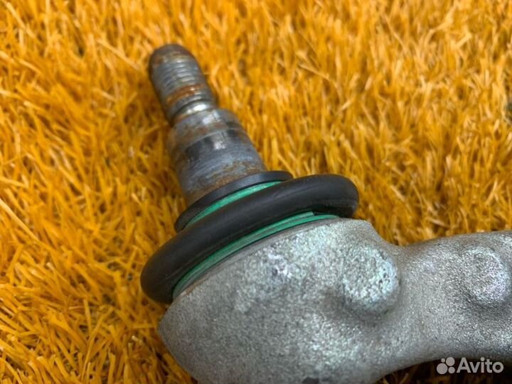 Рычаг подвески нижний передний правый