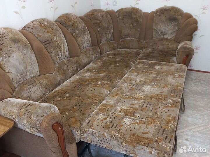 Угловой диван и кресло бу