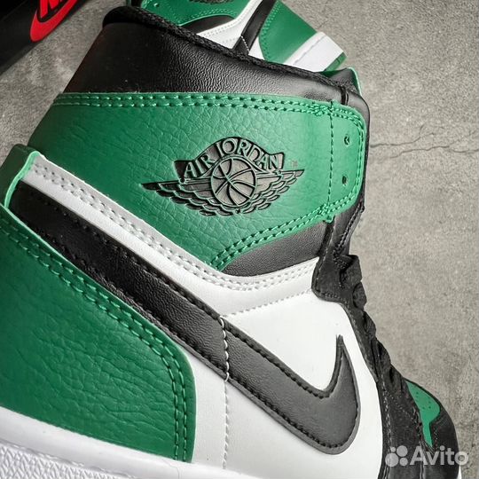 Nike Air Jordan 1 Retro High Pine Green